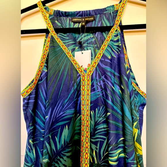 BNWT! Absolutely GORGEOUS America and Beyond swim coverup dress- XS - Picture 4 of 7